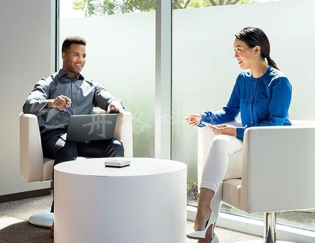 餐廳也能當會議室,只需要Polycom